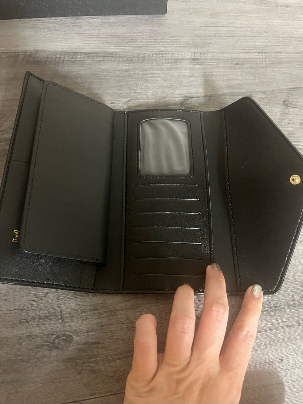 Black & Gold Wallet - Picture 8 of 8